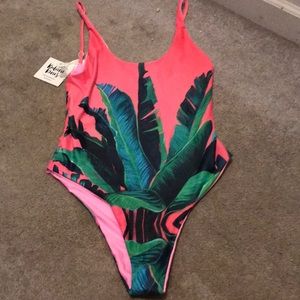One piece swim suit